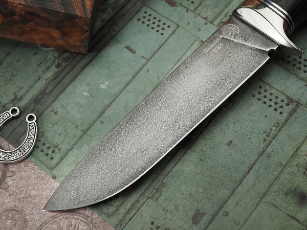 Нож Лиса, клинок из алмазной стали ХВ5, рукоять литьё мельхиор, венге